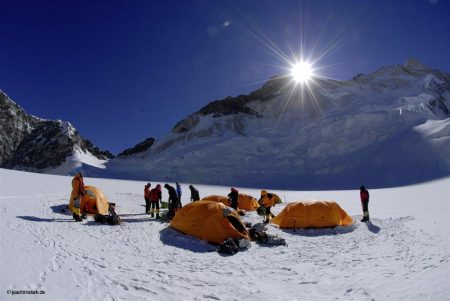 GORE-TEX Experience Tour - Expeditions-Camp in den Alpen mit Ralf Dujmovits